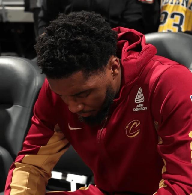 ag亚娱-米切尔独木难支！骑士伤兵满营赛季初恐迅速掉队