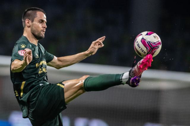 娱乐城-浙江队长展望新赛季：欣慰俱乐部有野心 力争上游！